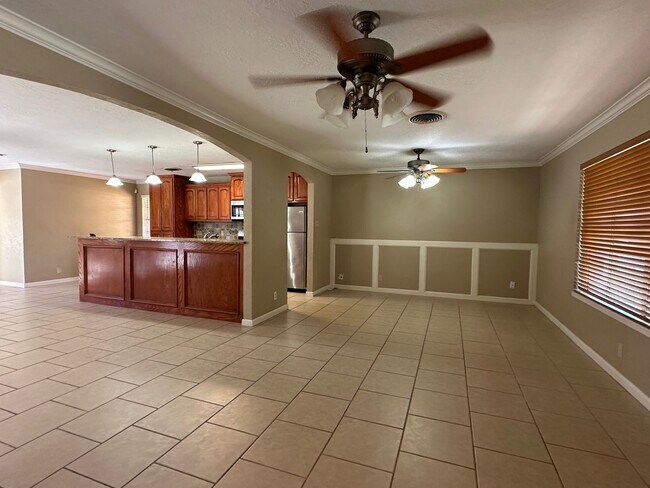 Building Photo - Ready for move in