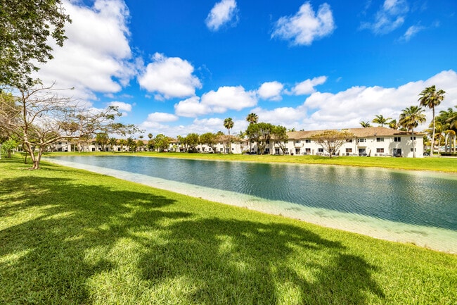 Building Photo - 1261 SE 28th Ct