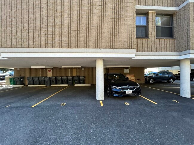 Building Photo - 45 Trowbridge St