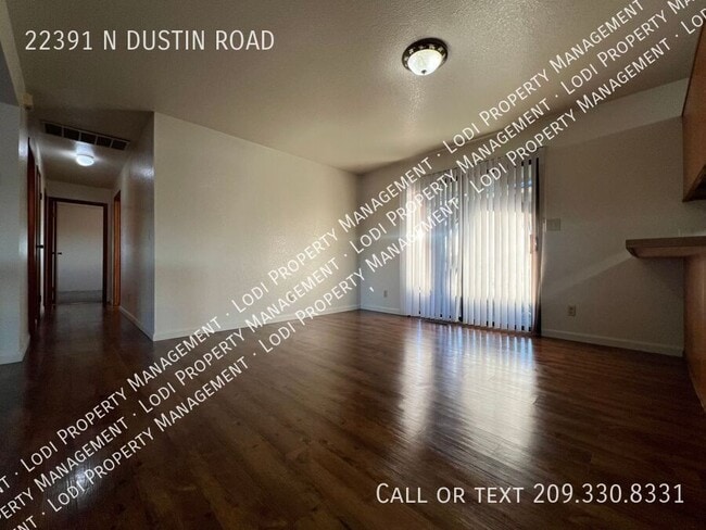 Building Photo - 22391 Dustin Rd