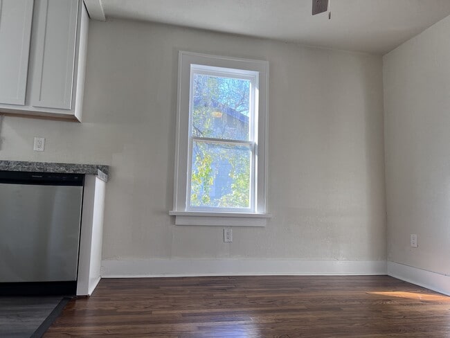 Building Photo - 1008 NW 31st St