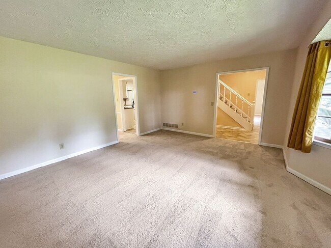 Building Photo - 2491 Annandale Dr