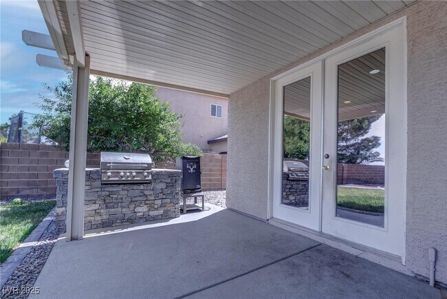 Building Photo - 8312 Moapa Water St