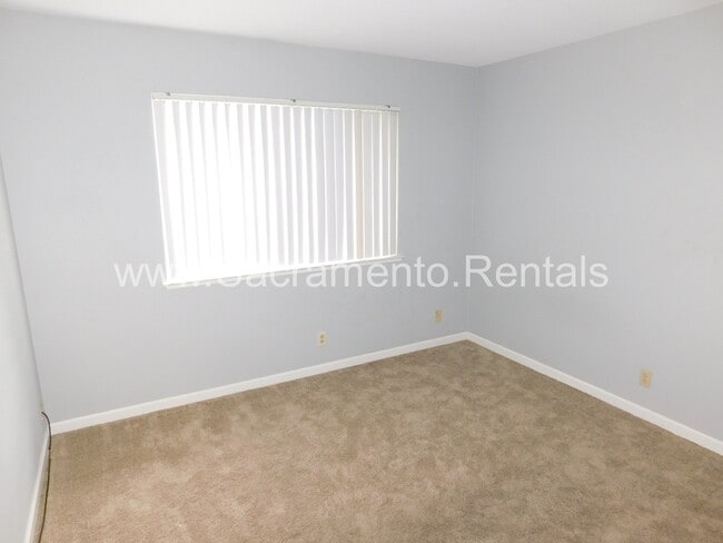 Building Photo - Spacious 2bd/1ba Foothill Farms Area Condo