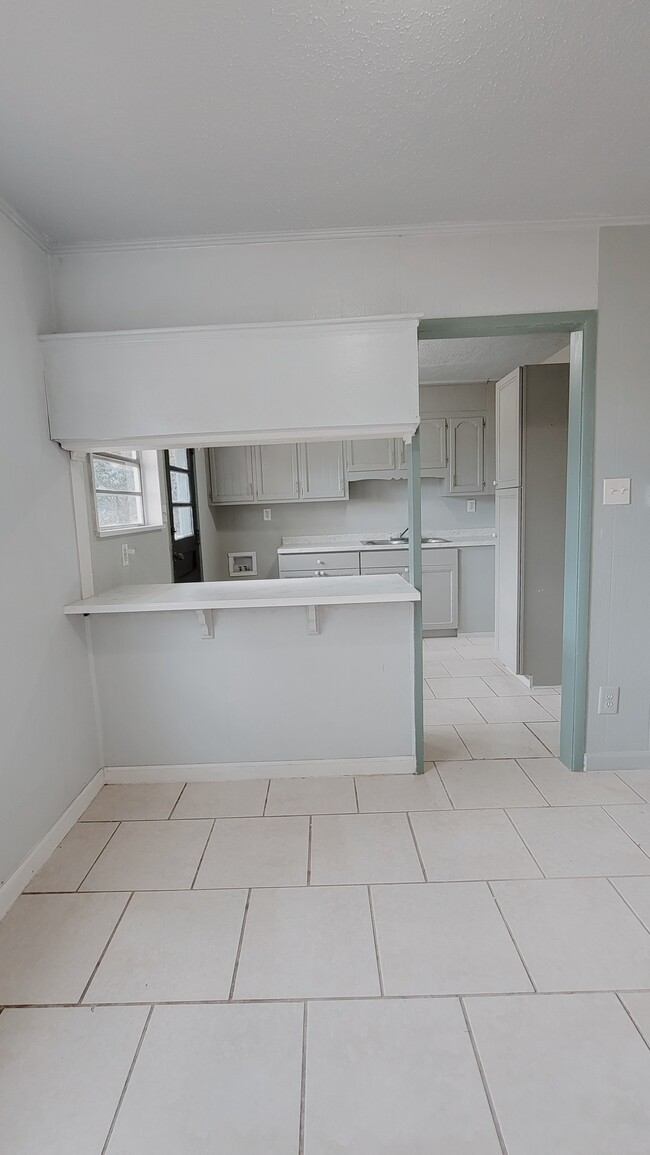 Building Photo - 1276 George St NE