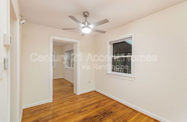 Building Photo - 2032 Arlington Ter