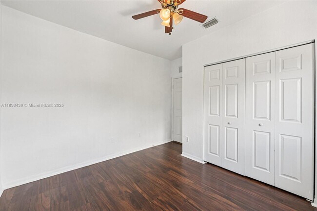 Building Photo - 2456 SE 19th Ct