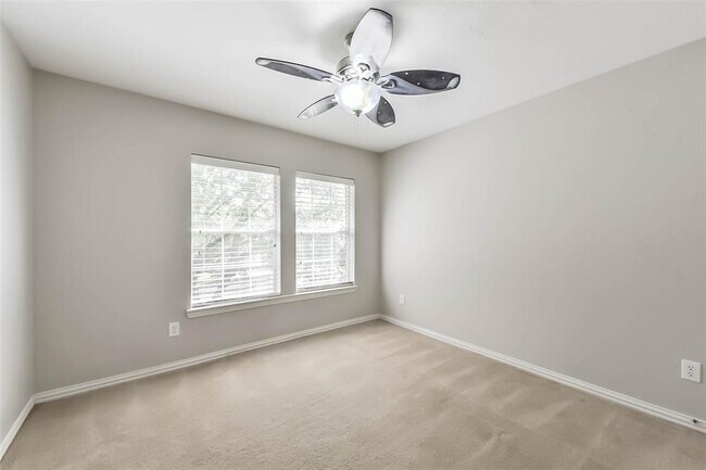Building Photo - 2812 Chinaberry Park Ln
