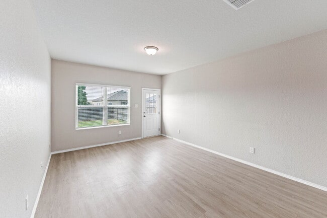 Building Photo - Comfortable Living in Converse – 3 Bedroom...