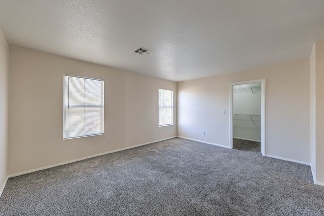 Building Photo - Beautiful 2 story home in Peccole Ranch.