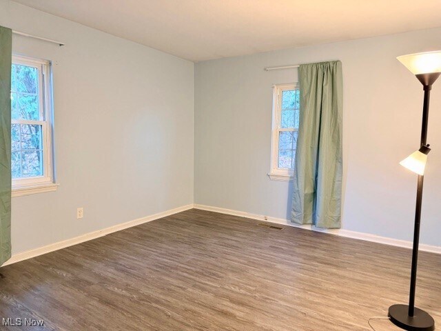 Building Photo - 6930 Carriage Hill Dr