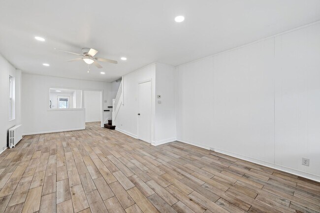 Building Photo - 1130 3rd St
