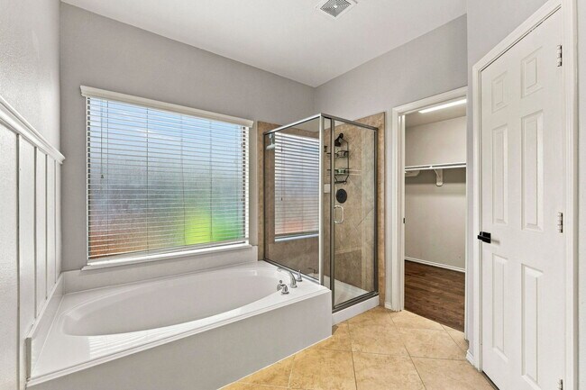 Building Photo - 5526 Walnut Glen Ln