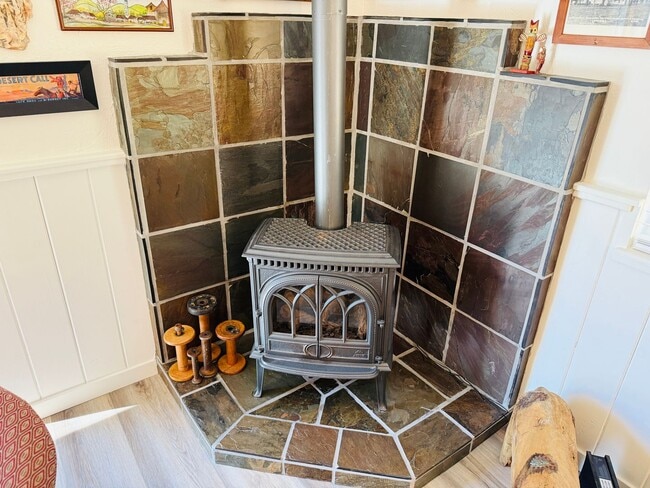 Building Photo - 1676 Bakersfield St