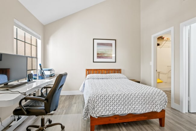 Building Photo - 1070 Calle Del Cerro