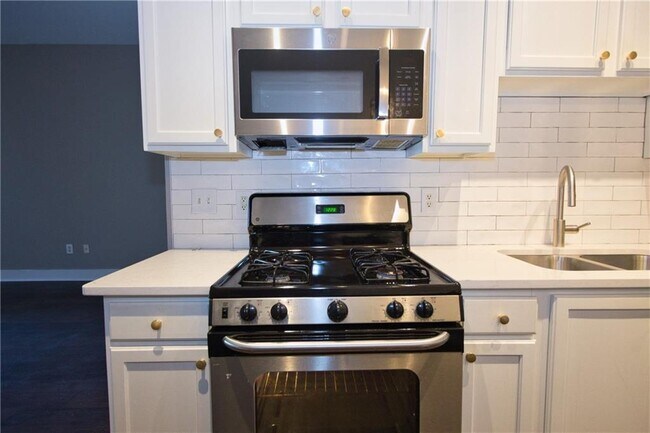 Building Photo - 1195 Milton Terrace SE