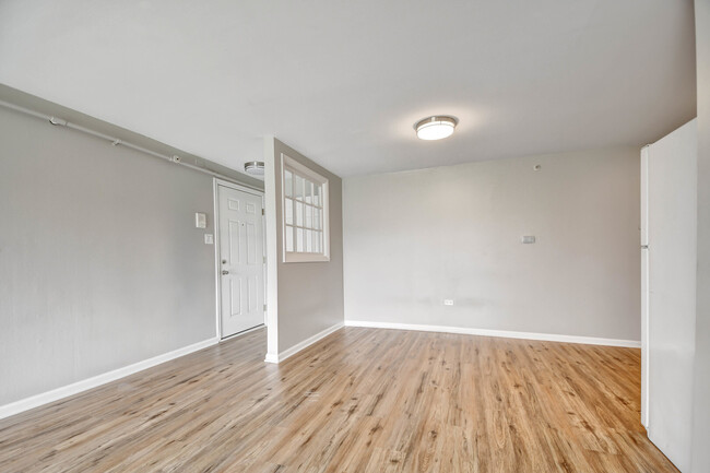 Building Photo - 8476 W 103rd Terrace