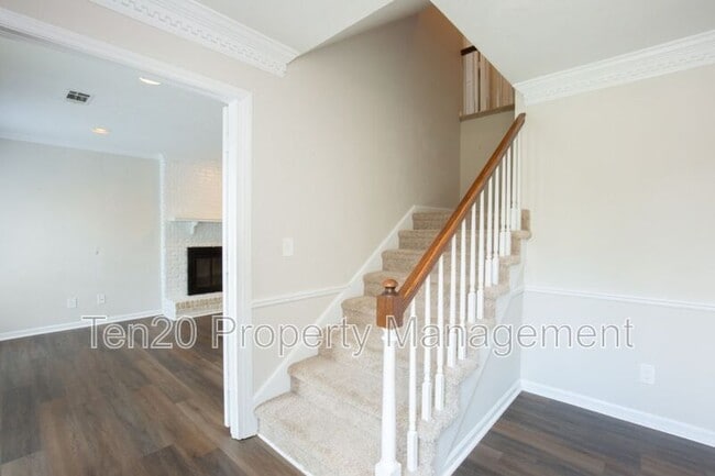 Building Photo - 4065 Windtree Ln