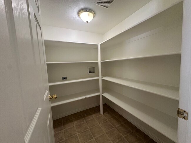 Building Photo - Freshly Painted, New Carpet Throughout - Home For Rent In Springville!!!