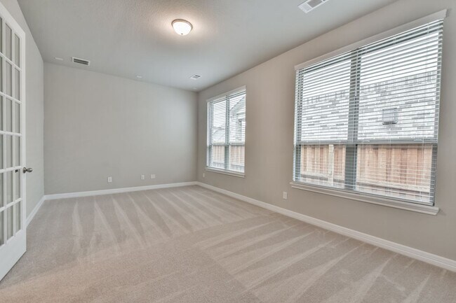 Building Photo - 27124 Regal Scott Dr