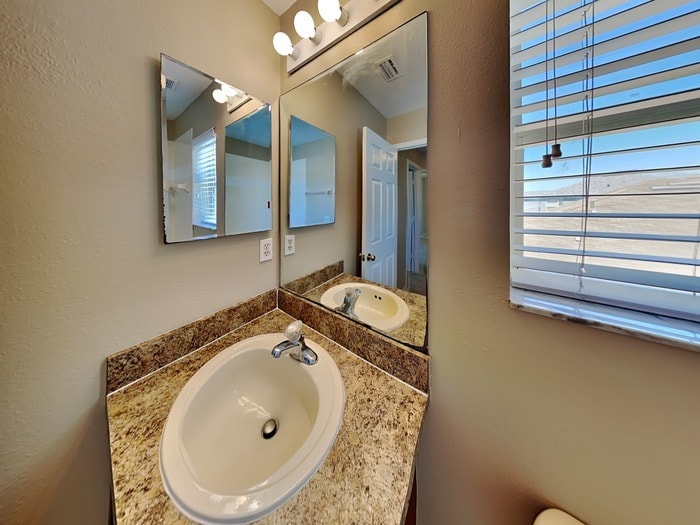 Building Photo - 1845 Holton Rd