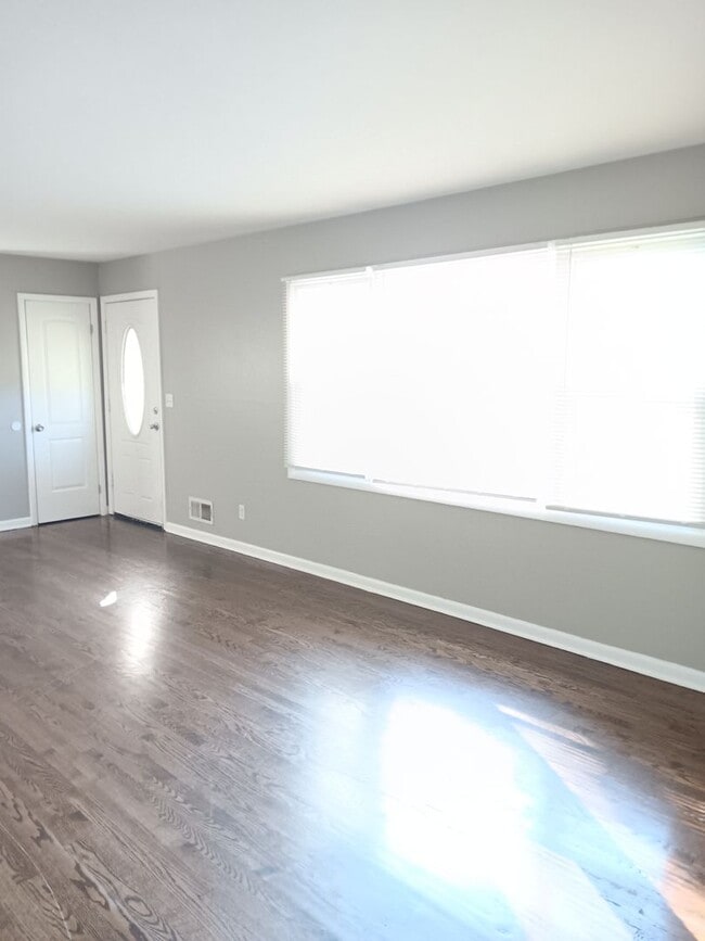 Building Photo - Spacious 3-Bedroom Home in Hammond