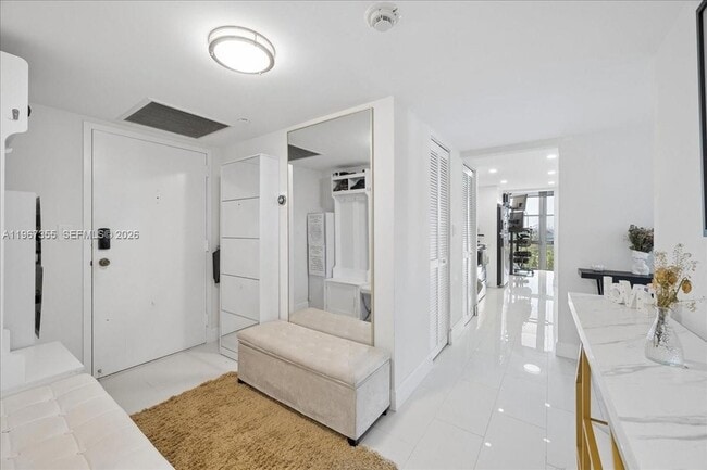 Building Photo - 1915 Brickell Ave