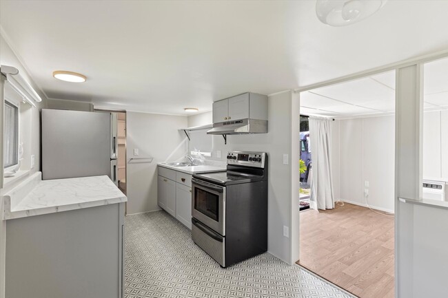 Primary Photo - Bright & Newly Renovated 1-Bedroom Rental