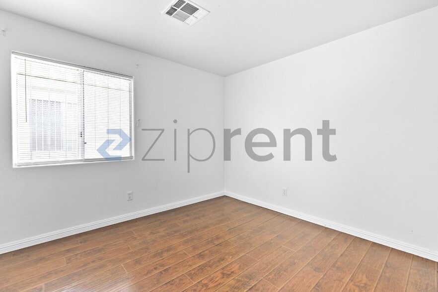 Building Photo - 2005 Rose Coral Ave