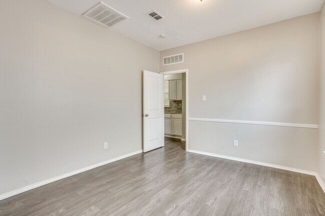 Building Photo - Great Large 4 Bedroom, 2.5 Bath Home Ready for New Tenants- Crowley ISD- 76123