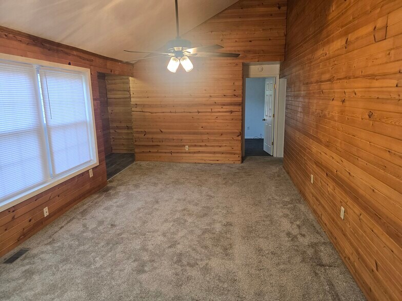 Building Photo - 1824 Park Rd