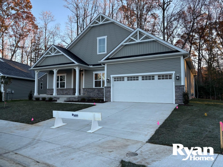 Primary Photo - 136 Wood Land Ave