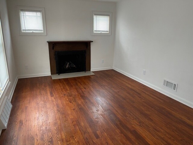 Building Photo - 3 bedroom home