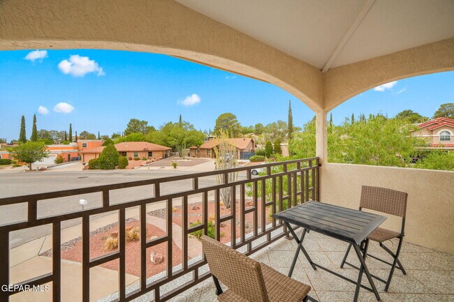 Building Photo - 6052 Bandolero Dr