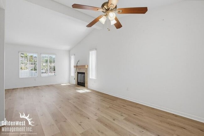 Building Photo - Charming 3Bdm 2Ba Home with Modern Updates and Private Outdoor Space in Gated Commnity!