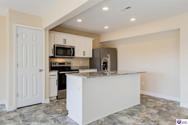 Building Photo - 203 Dixon Cir