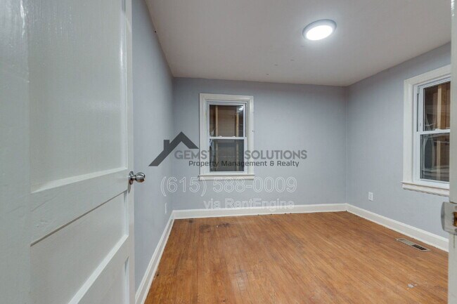 Building Photo - 2930 Primrose Cir