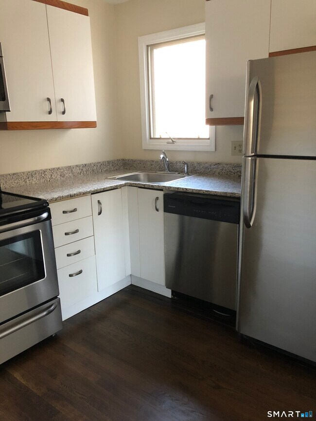 Building Photo - 7 Seir Hill Rd