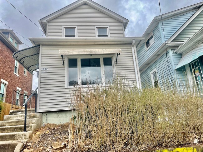 Building Photo - 2 Bed 2 Bath- Beaver Falls PA