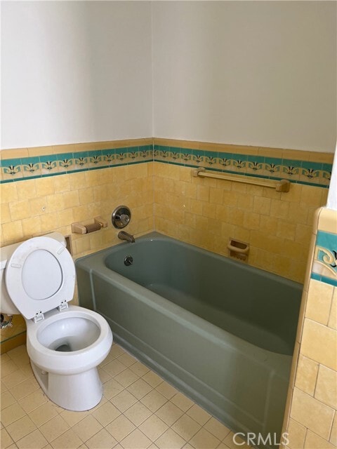 Building Photo - 425 S Palm Dr