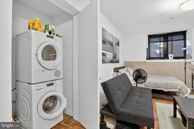 Building Photo - 2321 Fitzwater St