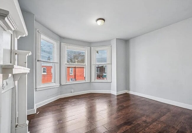 Building Photo - 5450 Media St