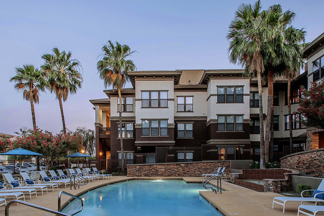 Beautiful Swimming Pool - The Reserve on Cave Creek