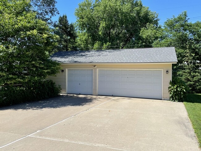 Building Photo - 6806 W 24th St