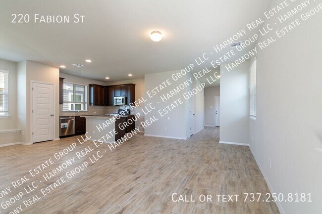 Building Photo - 220 Fabion St