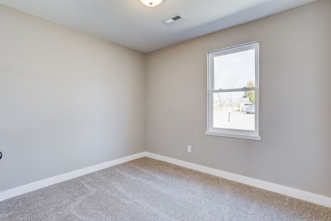 Building Photo - 6141 N Judson Dr