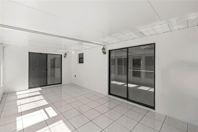 Building Photo - 15121 SW 35th Avenue Rd