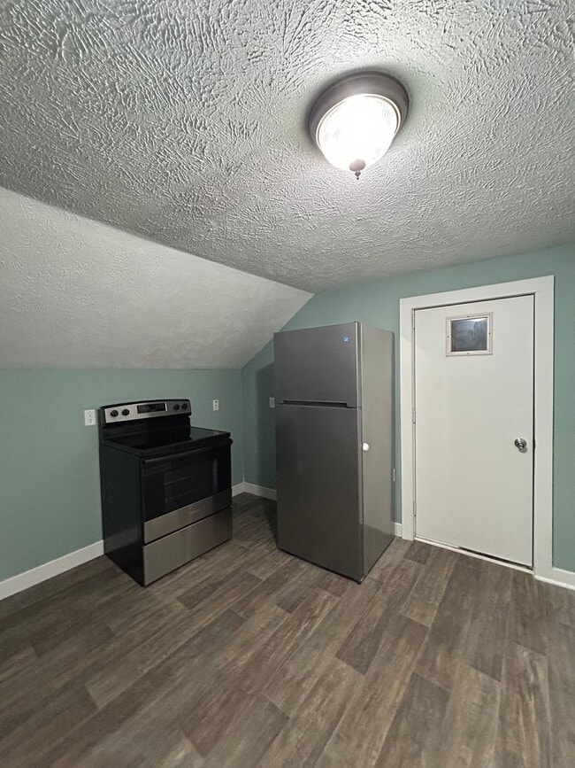 Building Photo - Unique 3-Bedroom, 2-Bathroom Home with Mother-In-Law Suite – $1,600/Month