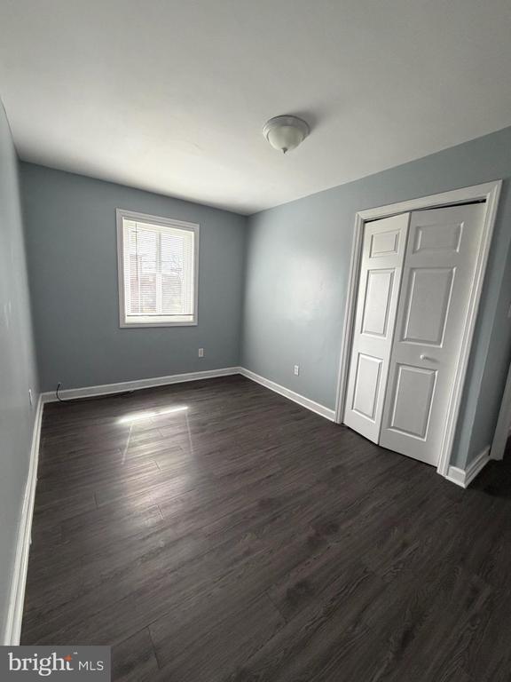 Building Photo - 924 7th St