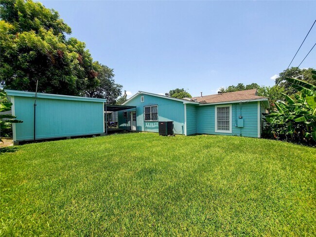 Building Photo - 3020 Sagebrush Dr